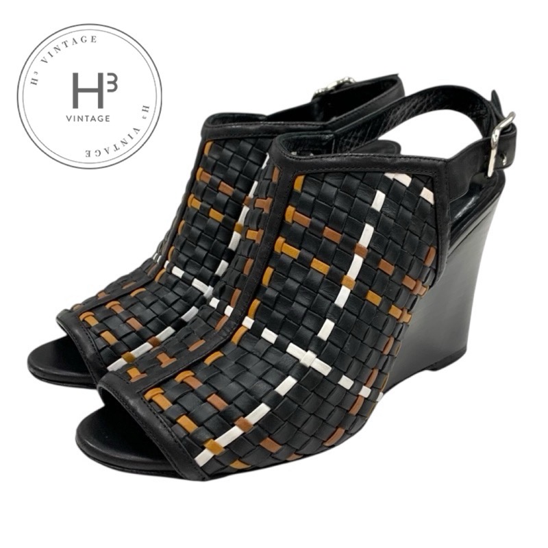 大人カジュアル HERMES Izmir サンダル ストームグレー サンダル 《イズミール》 | Hermès - エルメス-公式サイト