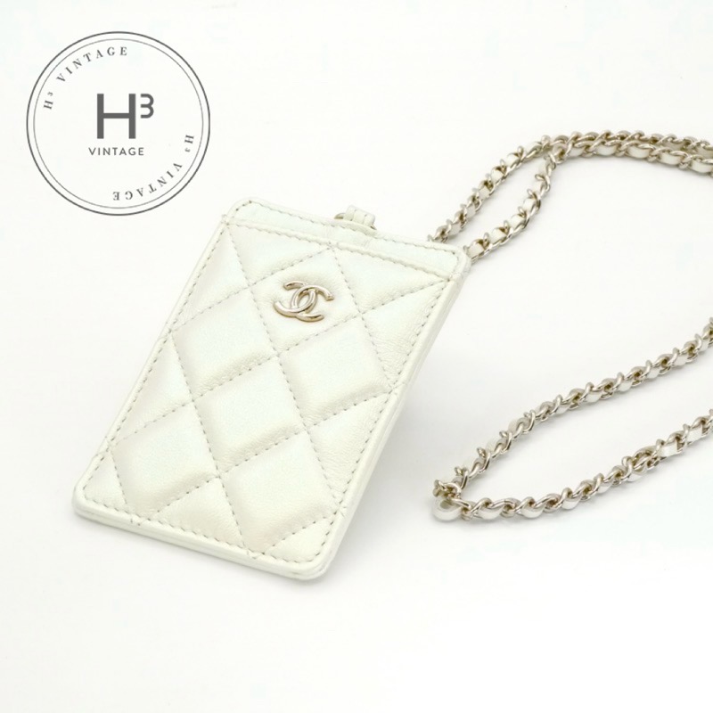 【CHANEL】かわいい ☆ カードホルダー チェーンロゴ CC CHANEL】かわいい☆ カードホルダー チェーンロゴ CC