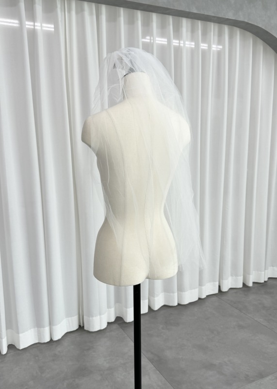 ヴェラウォン VERA WANG BRIDE 華燭の典御召しもの 象牙色 白いこと 白 一塁手所有権者 遊撃手頭を覆う物 頭を覆う物