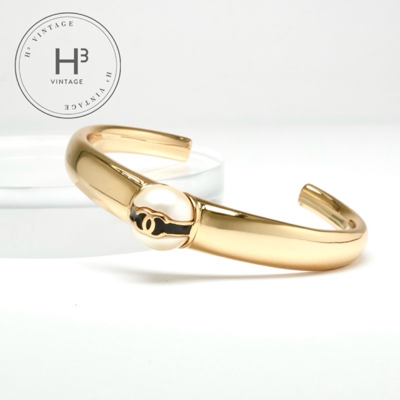 美品 シャネル バングル ブレスレット メダル ココマーク マトラッセ ゴールド 楽天市場】【美品】 シャネル バングル ココマーク ロゴ