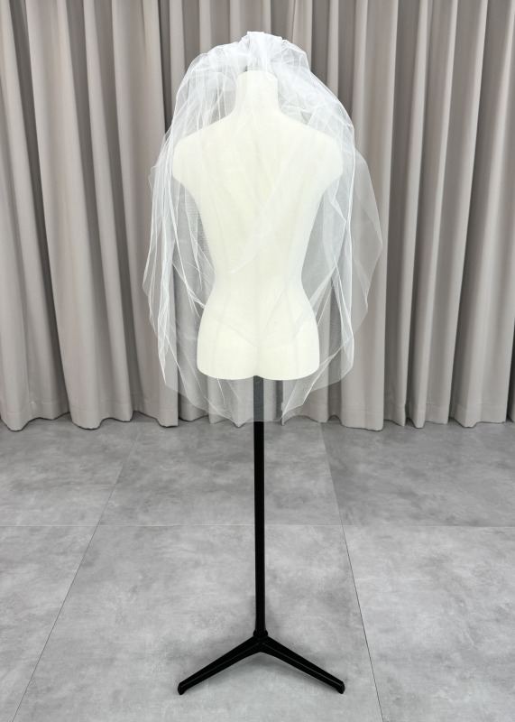 ヴェラウォン VERA WANG BRIDE 婚礼の儀お召しもの 象牙色 白いこと 白 遊撃手頭を覆う物 頭を覆う物 ２段 レディースファッション-ウェディングドレス