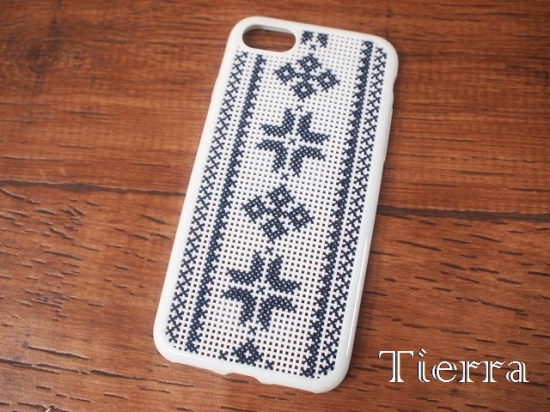 楽天市場 クロスステッチ刺繍 オリジナル作成用 Iphoneケース Iphone7 8 対応 全２色 Tierra 楽天市場店