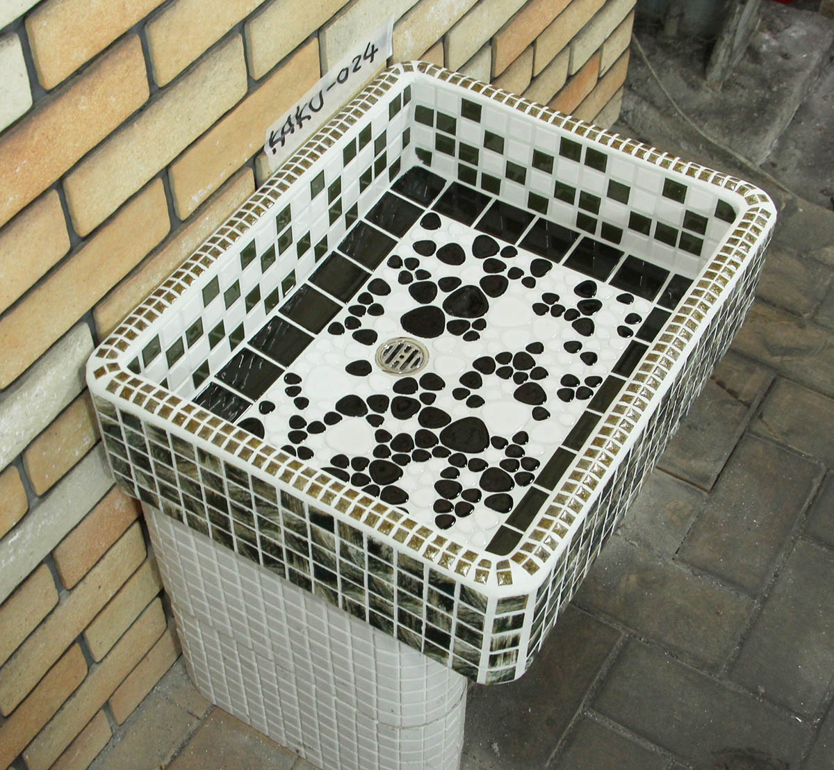 モザイクタイルを張った 水まわり用品 お洒落でハイセンスな お洒落 タイル流し台 ガーデンシンク タイル 流し台 新しい 新タイル流し台 角形 Kaku 024 昭和レトロ 懐かしくてレトロ 新しい お洒落 手作り タイル流し台 シンク Diy タイルショップたまがわ モザイクタイルを張った 水まわり用品 お洒落でハイセンスな お洒落 タイル流し台 ガーデンシンク タイル 流し台 新しい 新タイル流し台 角形 Kaku 024 昭和レトロ 懐かしくてレトロ 新しい お洒落 手作り タイル流し台 シンク Diy タイルショップたまがわ