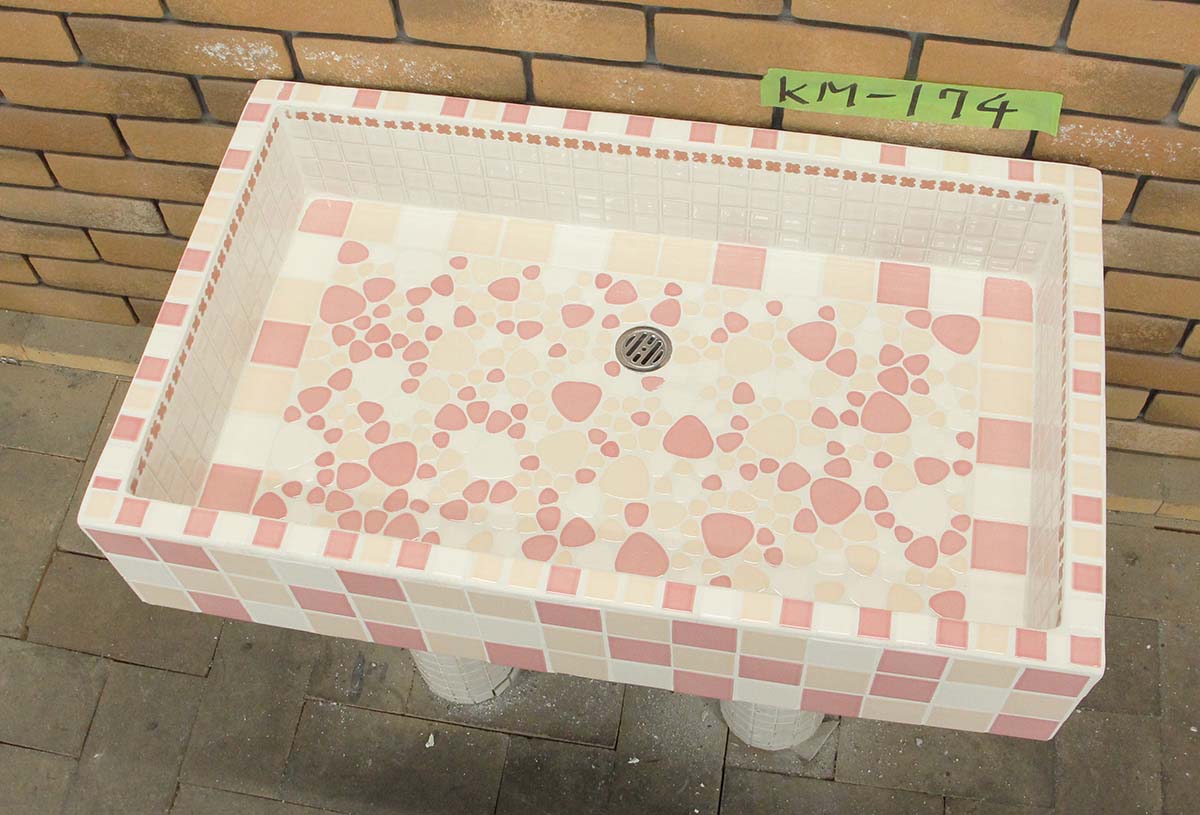 庭園シンク 瓦流し台昭和レトロ、モザイック瓦張り、KM続きもの KM-174 手作り庭園シンク 室内装飾 着飾る 年より老人ホームなどにも大一般受けです