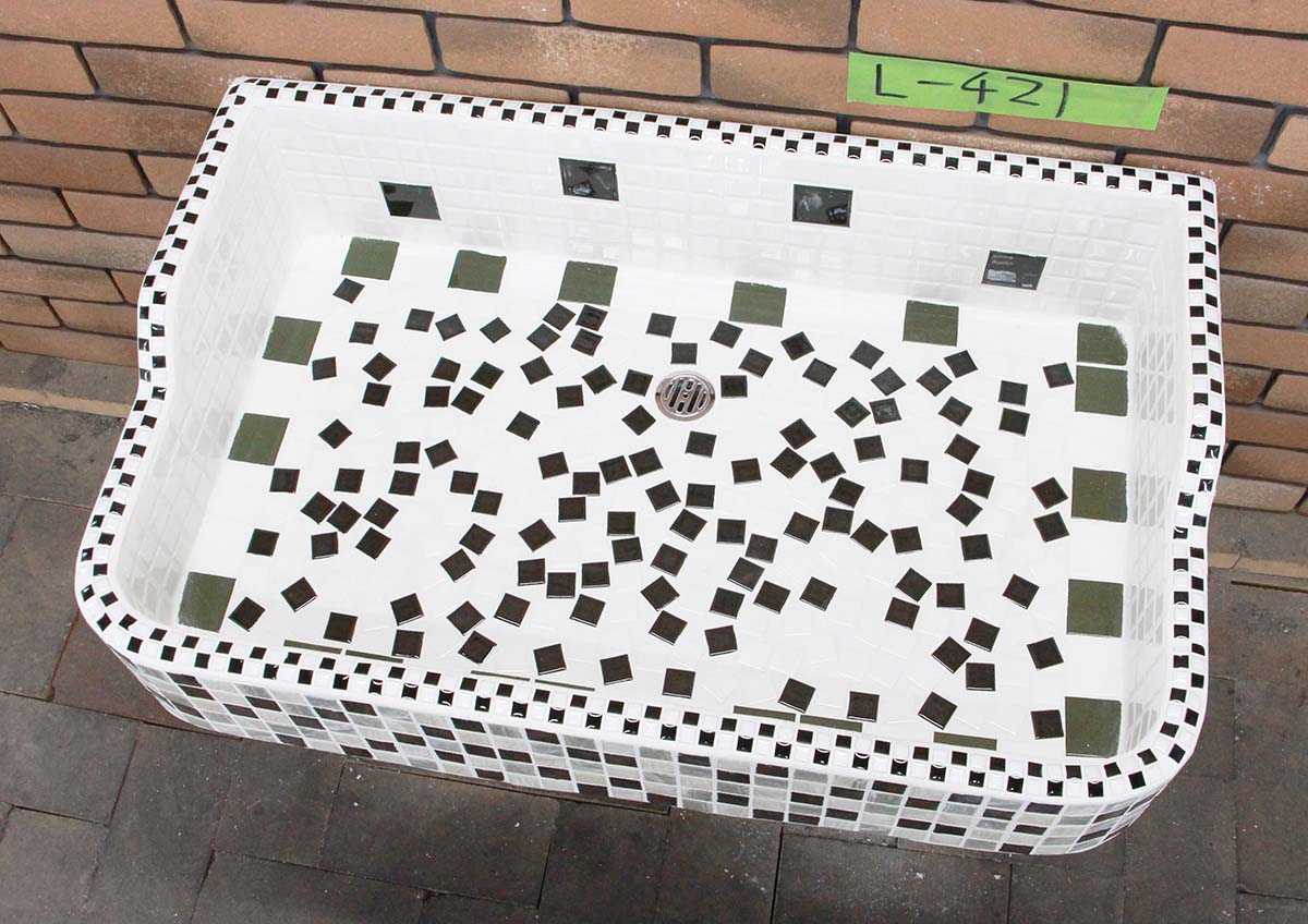 ガーデンシンク タイル 流し台 昭和レトロ モザイクタイル張り Lサイズ-421 手作りガーデンシンク タイル流し台 エクステリア お洒落 老人ホームなどにも大好評です