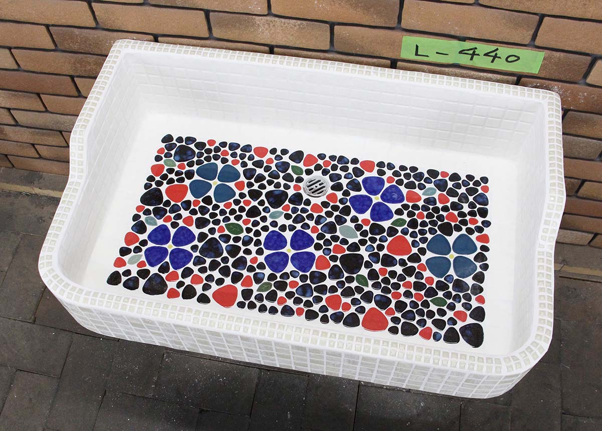 ガーデンシンク タイル 流し台 昭和レトロ モザイクタイル張り Lサイズ-440 手作りガーデンシンク タイル流し台 エクステリア お洒落 老人ホームなどにも大好評です