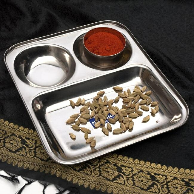 3分割ランチプレート 【四角】25.5cm x 22cm / インド料理 インドカレー 皿 カレー皿 小皿 ターリー チャイ チャイカップ アジアン食品 エスニック食材