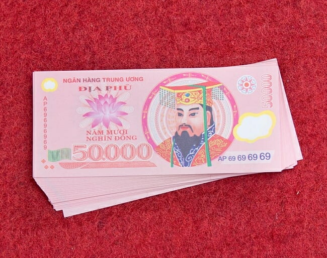 楽天市場 死後の世界のお金 冥金100枚セット 50 000 ベトナム おもちゃ 紙幣 ドン 冥札 インド アジア トイ エスニック 雑貨 インド雑貨 アジア雑貨 Tirakita