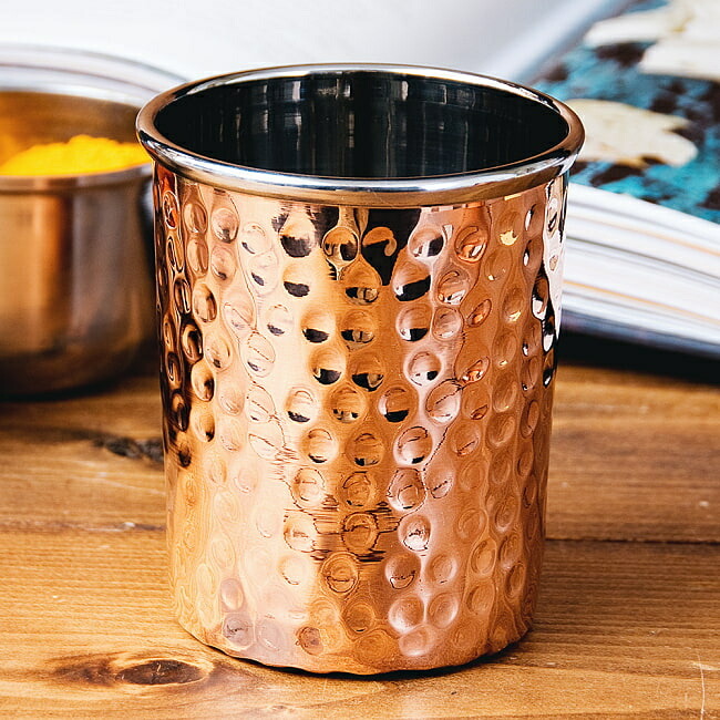 楽天市場】インドの鎚目付き銅装飾コップ【高さ：8.5cm×直径：7.5cm