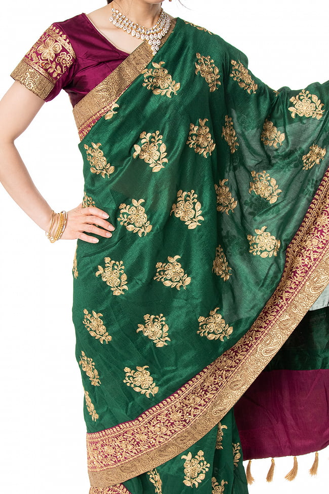 送料無料 インドサリー 更紗柄刺繍の婚礼用ゴージャス サリー チョリ付き 民族衣装 民族衣装 インド デコレーション布 インド インドサリー レディース エスニック衣料 アジアンファッション エスニックファッション インド雑貨 アジア雑貨 Tirakita送料無料 あす