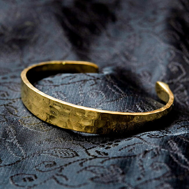 楽天市場】真鍮製バングルテクスチャー加工付き（太） サイズ：手首