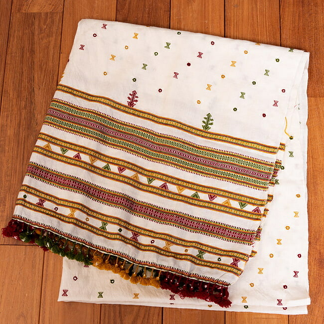 【送料無料】 ブジョーディ村の手織りショール / ストール マフラー ブランケット カッチ 刺繍 ラバリ族 ひざ掛け TIRAKITA(ティラキタ) スカーフ ドゥパッタ レディース エスニック衣料 アジアンファッション エスニックファッション【レビューで1000円クーポン プレゼント