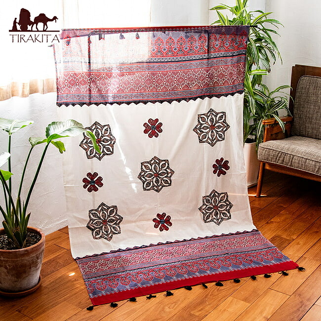 【送料無料】 アジュラック染め布とバルメール村アップリケの大判布 約115cm x 180cm / マルチクロス 大きい ポンポン TIRAKITA(ティラキタ) インド綿マルチクロス アジアン インテリア エスニック アジア【レビューで1000円クーポン プレゼント】