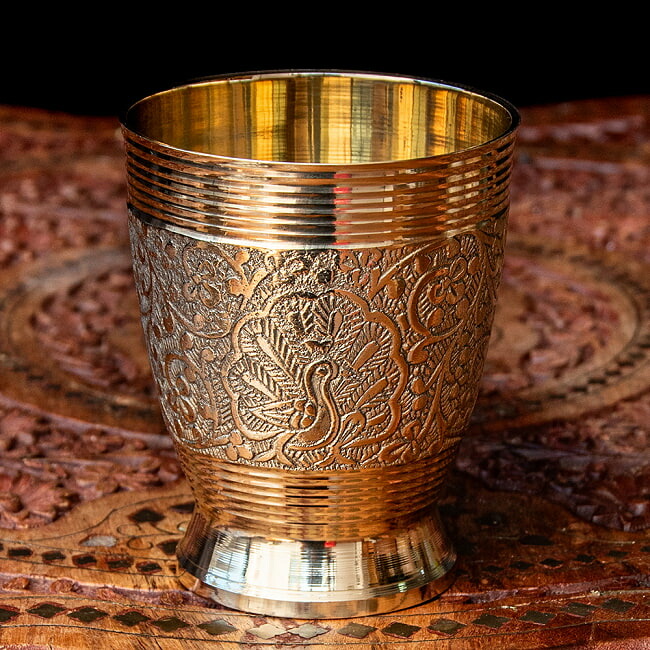 御前上等感のある 金管楽器の杯 ピーコック 高さ10珊 / 優勝杯 水のみ チャイ 水呑み コースター ラッシー カップ 珈琲 バーラット アジアン食料雑貨類 エスニック食料雑貨類 食料雑貨類【文芸批評で500円引き換え証 差し上げ物】