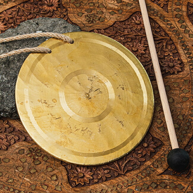 楽天市場】銅鑼(鐘/ゴング)直径 約36cm×厚さ 約6cmバチ1個付き 【送料