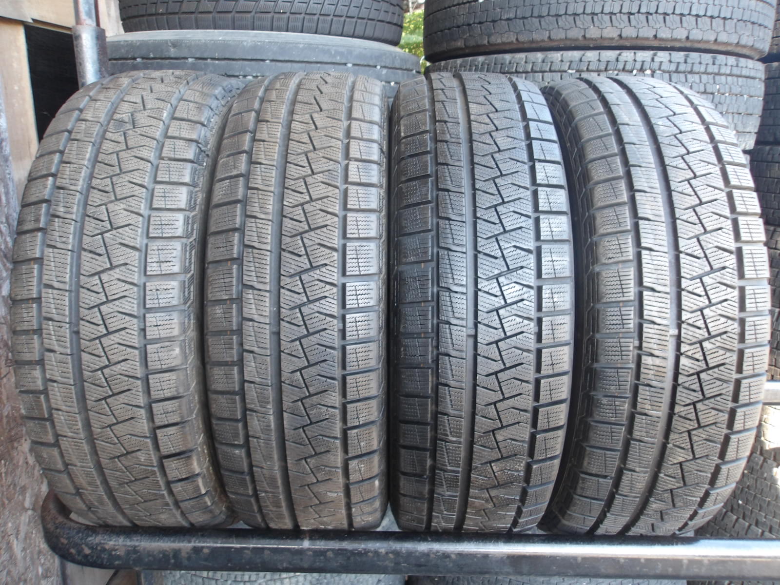 P686-9 【中古】{送料無料} 185/65R15 冬4本セット スタッドレス 88Q 185/65-15 185-65-15 ピレリ アイス アシンメトリコ PLUS｜タイヤ夢　店