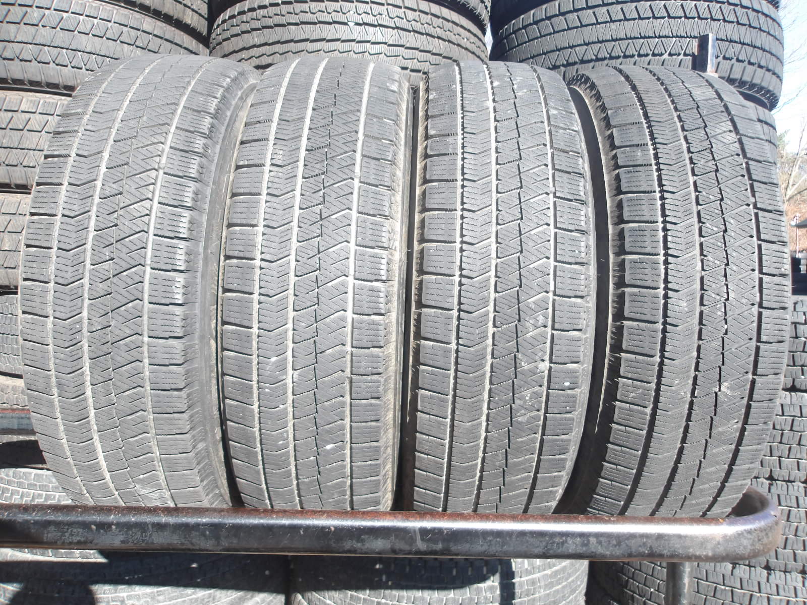 ピストル君中古冬タイヤブリヂストン　VRX2　195/65R16　4本 ピストル君様専用中古冬タイヤブリヂストン VRX2 195/65R16 4本 - メルカリ