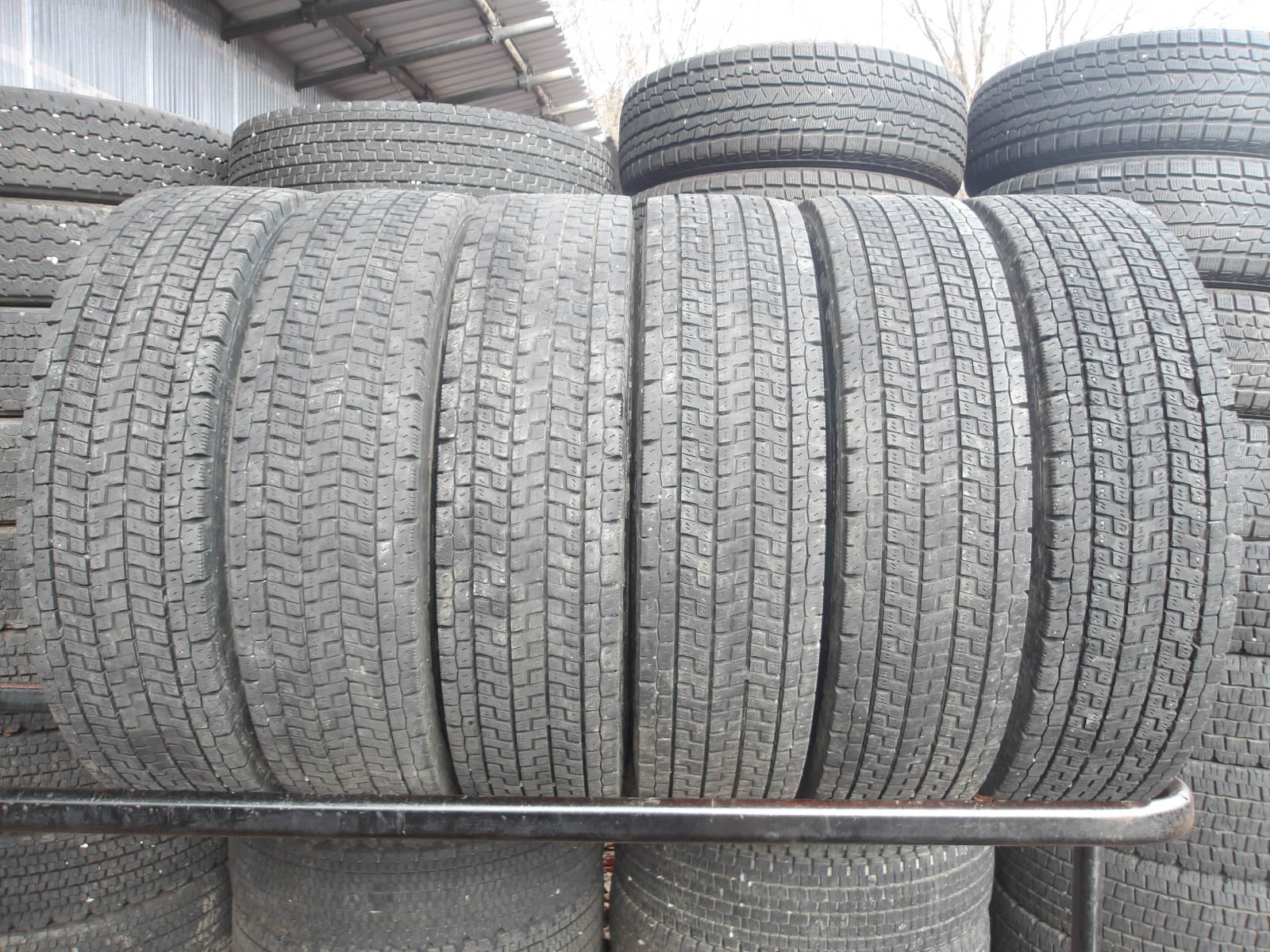 Q282k-1 【中古】{送料無料} 225/80R17.5 冬6本セット スタッドレス LT 123/122L 225/80-17.5 225-80-17.5 ヨコハマ チューブレス｜タイヤ夢　店