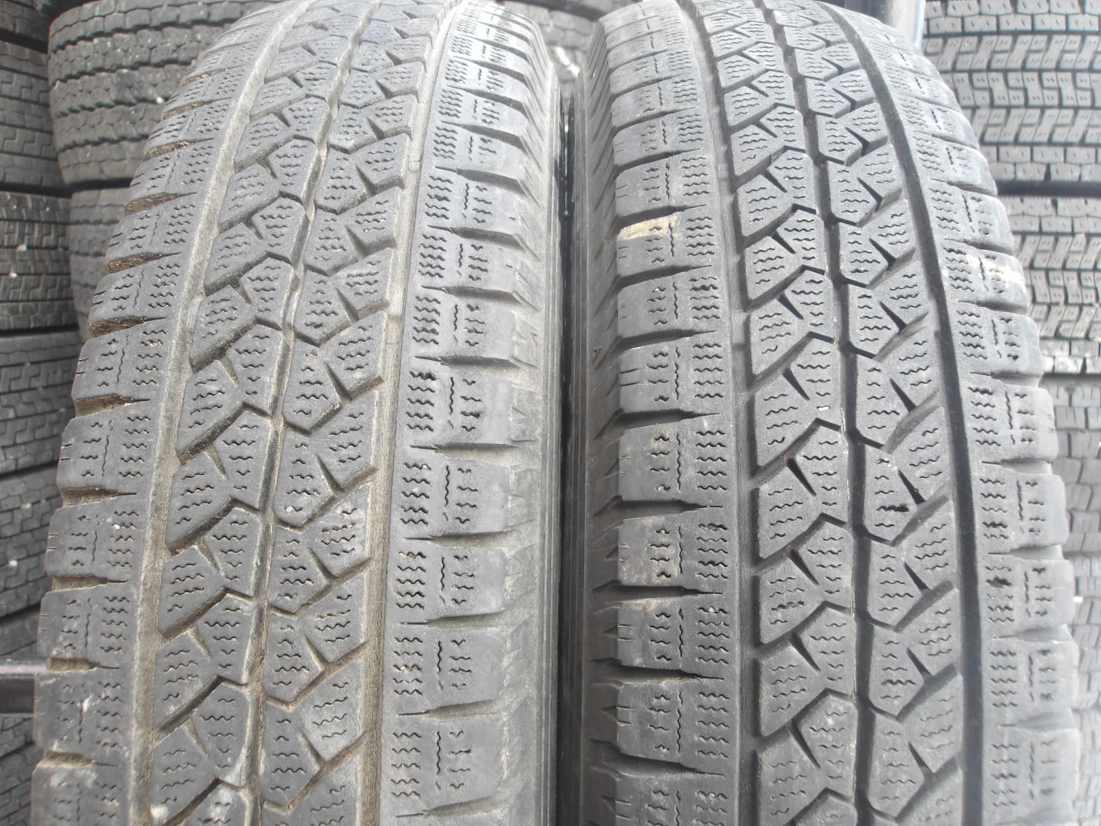 Q549-2 【中古】{送料無料} 145R13 冬2本セット スタッドレス LT 6PR 145-13 ブリヂストン ブリザック VL1|タイヤ夢 店