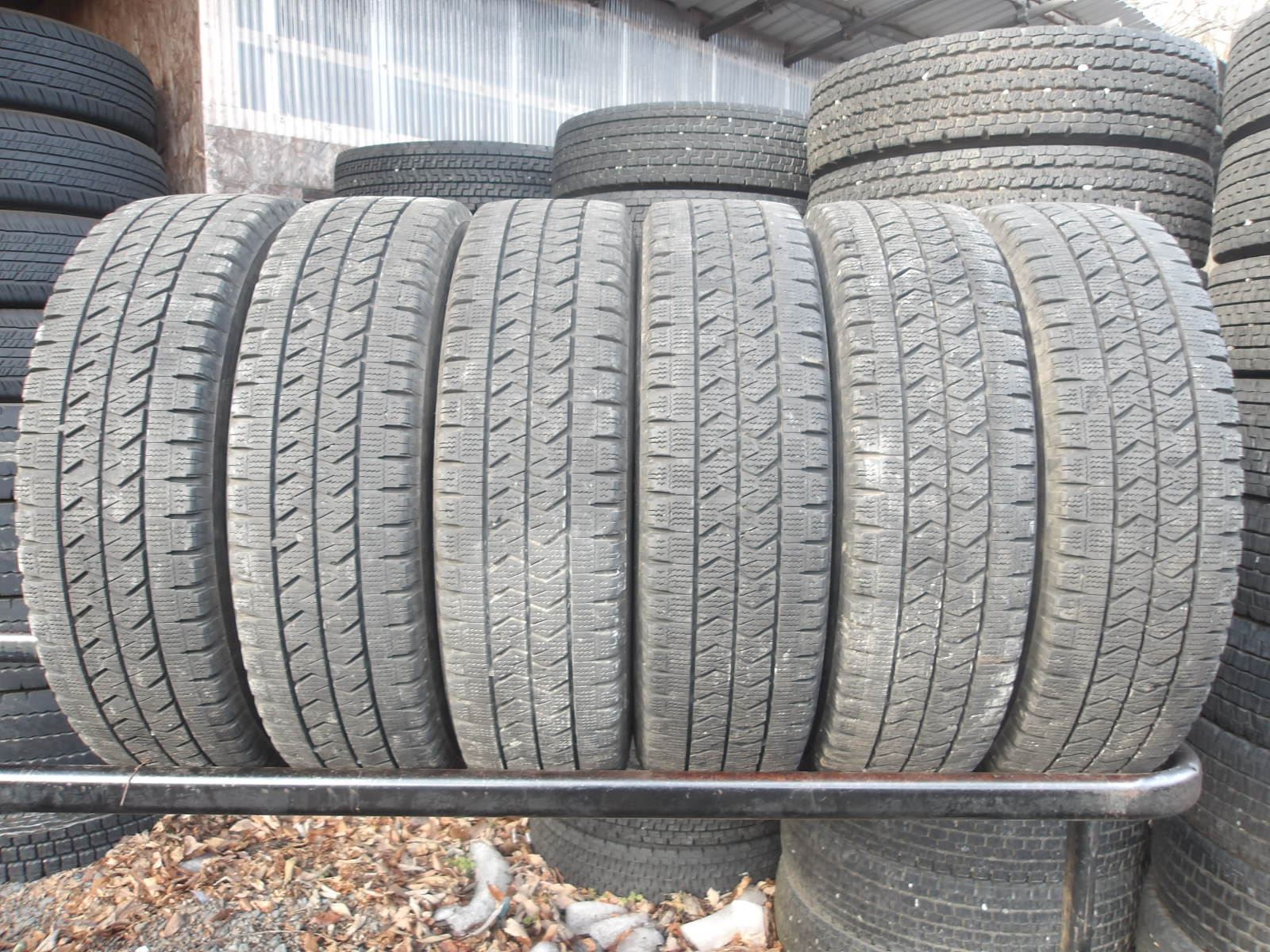 Q677-9 【中古】{送料無料} 205/75R16 冬6本セット スタッドレス LT 113/111N 205/75-16 205-75-16 ブリヂストン ブリザック W989 チューブレス|タイヤ夢 店