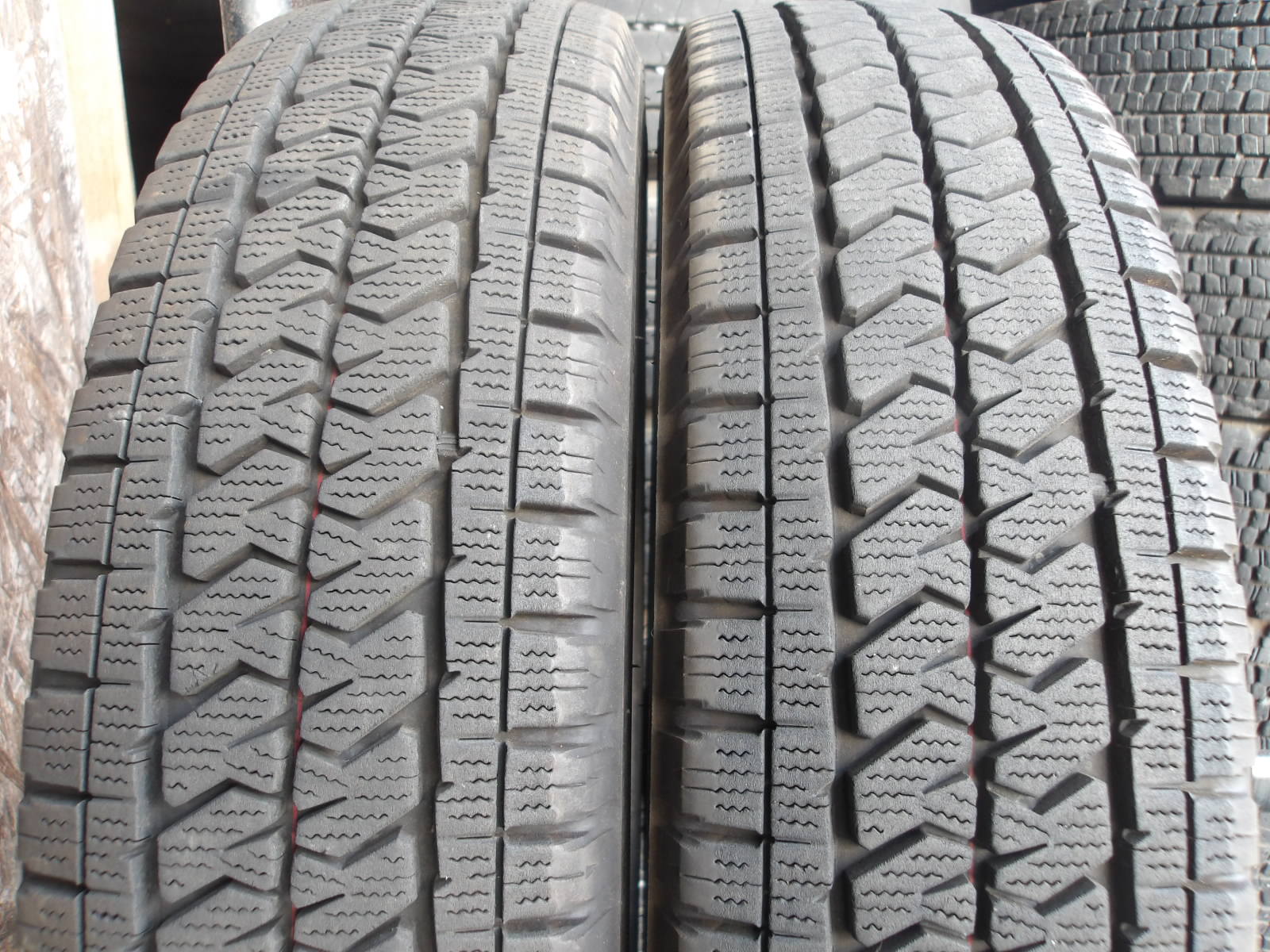 P391-3 【中古】{送料無料} 155/80R14 冬2本セット スタッドレス LT 88/86N 155/80-14 155-80-14 ブリヂストン ブリザック VL10A|タイヤ夢 店