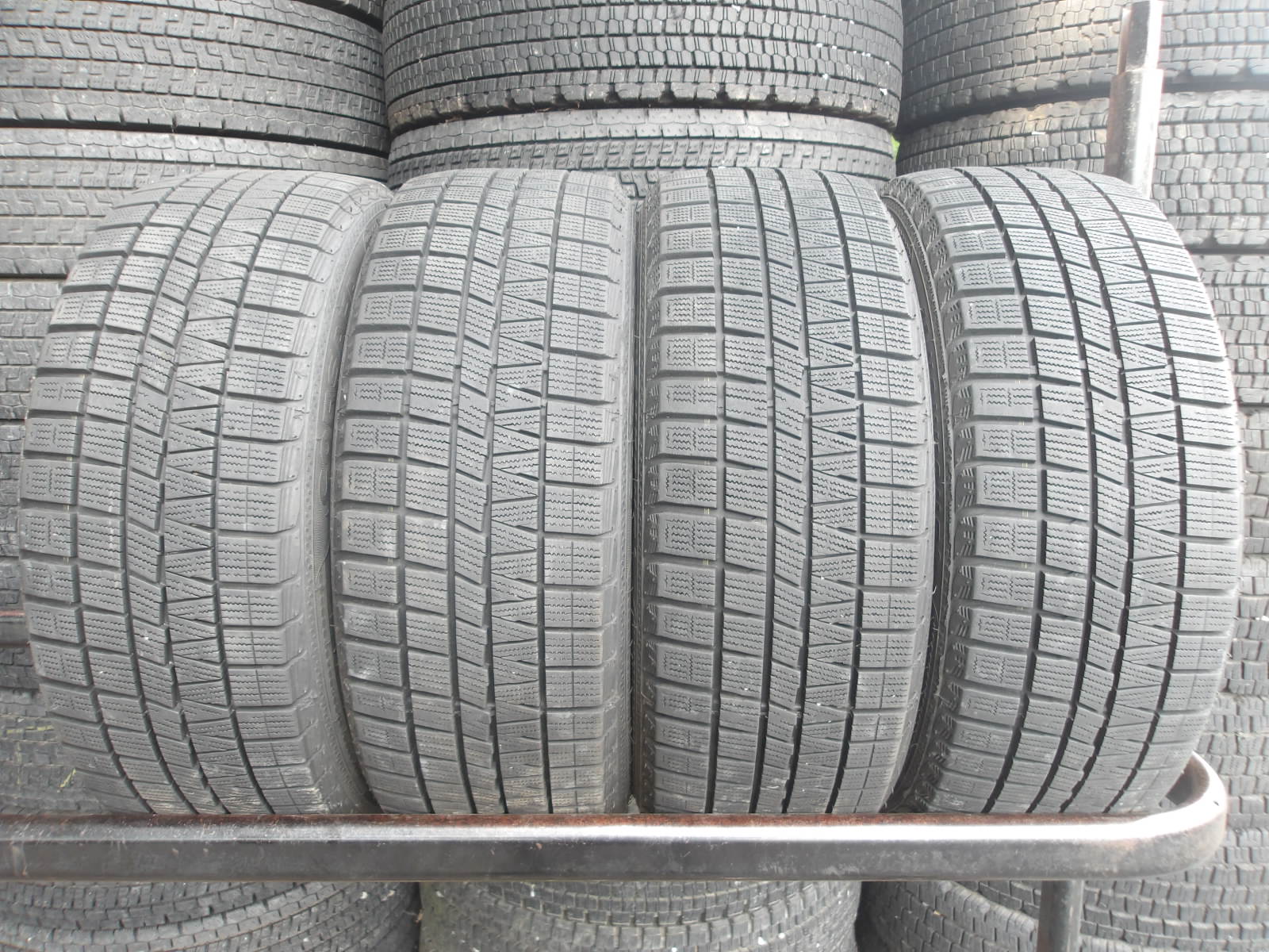 R713-12 【中古】{送料無料} 195/50R16 冬4本セット スタッドレス 84Q 195/50-16 195-50-16 ナンカン CORSAFA｜タイヤ夢　店