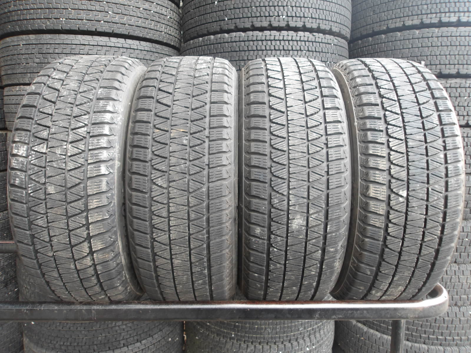 R762-ソ1 【中古】{送料無料} 235/55R18 冬4本セット スタッドレス 100Q 235/55-18 235-55-18 ブリヂストン ブリザック DM-V3|タイヤ夢 店
