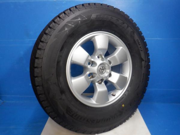 中古 4本set スタッドレスタイヤ 265/70R16 ブリヂストン ブリザックDM-V2 トヨタ サーフ純正 16インチ 7.0J+30 6穴 PCD139.7 ハイラックスサーフ 210系 GRN215W KDN215W RZN210W RZN215W TRN210W TRN215W VZN210W VZN215W 冬タイヤ スノータイヤ 雪用 国産タイヤ