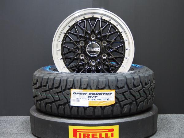 即決 送料無料 新品 サマータイヤ オフロード トーヨータイヤ OPENCOUNTRY RT 215/65R16 日本製 ホワイトレター SCHTEINER FTX 16インチ 6穴 139.7 ブラック メッシュ アルミ 4本セット ハイエース 200系 93,390円