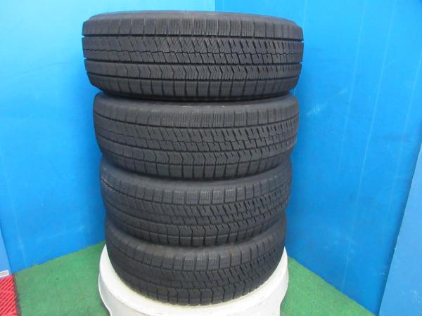 4本 2024年製 中古 スタッドレス タイヤ ブリヂストン BLIZZAK VRX2 185/60R15 84Q アクア シエンタ フィット ヤリス 伏