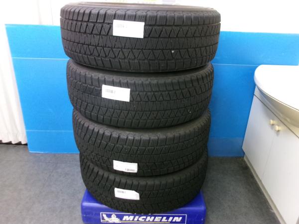 225/60R18 100Q 4本 ブリヂストン ブリザックDM-V3 深溝 国産 スノー スタッドレス 冬用 冬タイヤ タイヤ単品 40系 アルファード純正 サイズ ヴェルファイア純正 サイズ RAV4純正 サイズ スノータイヤ スタッドレスタイヤ 冬用タイヤ 冬 タイヤ｜タイヤショップトレッド
