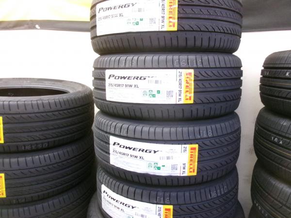 86 BRZ 新品 夏タイヤ 4本 ピレリ POWERGY 215/45R17 91W XL プリウス カローラツーリング CT200h A1 ポロ 低燃費 エコ V70 V60 215/45/17 215/45-17 パワジー GR86 アルテッツァ シルビア 前橋