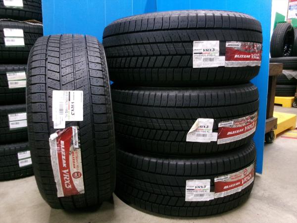 285/50R20インチ 116Q XL 4本セット レクサスLX LX570 ランドクルーザー200 ランクル 200系 2023年製 未使用 スタッドレス 冬タイヤ ブリヂストン ブリザック VRX3 BRIDGESTONE BLIZZAK タイヤのみ 4本価格 送料無料 発送のみ 285/50/20 285/50-20 285-50-20 江田|タイヤショップトレッド