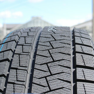 ピレリICEASIMMETRICOアイスアシンメトリコ225/45R17RAYSFDX-F7デイトナDAYTONA17X7+405穴114.3