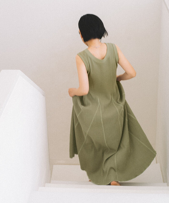 楽天市場 前後2wayワッフルaラインワンピース 前後2wayで着こなしの幅広がる ワンピース レディース ロング丈 ノースリーブ 前後2way フレア Aライン シンプル ワッフル 綿 Titivate ティティベイト