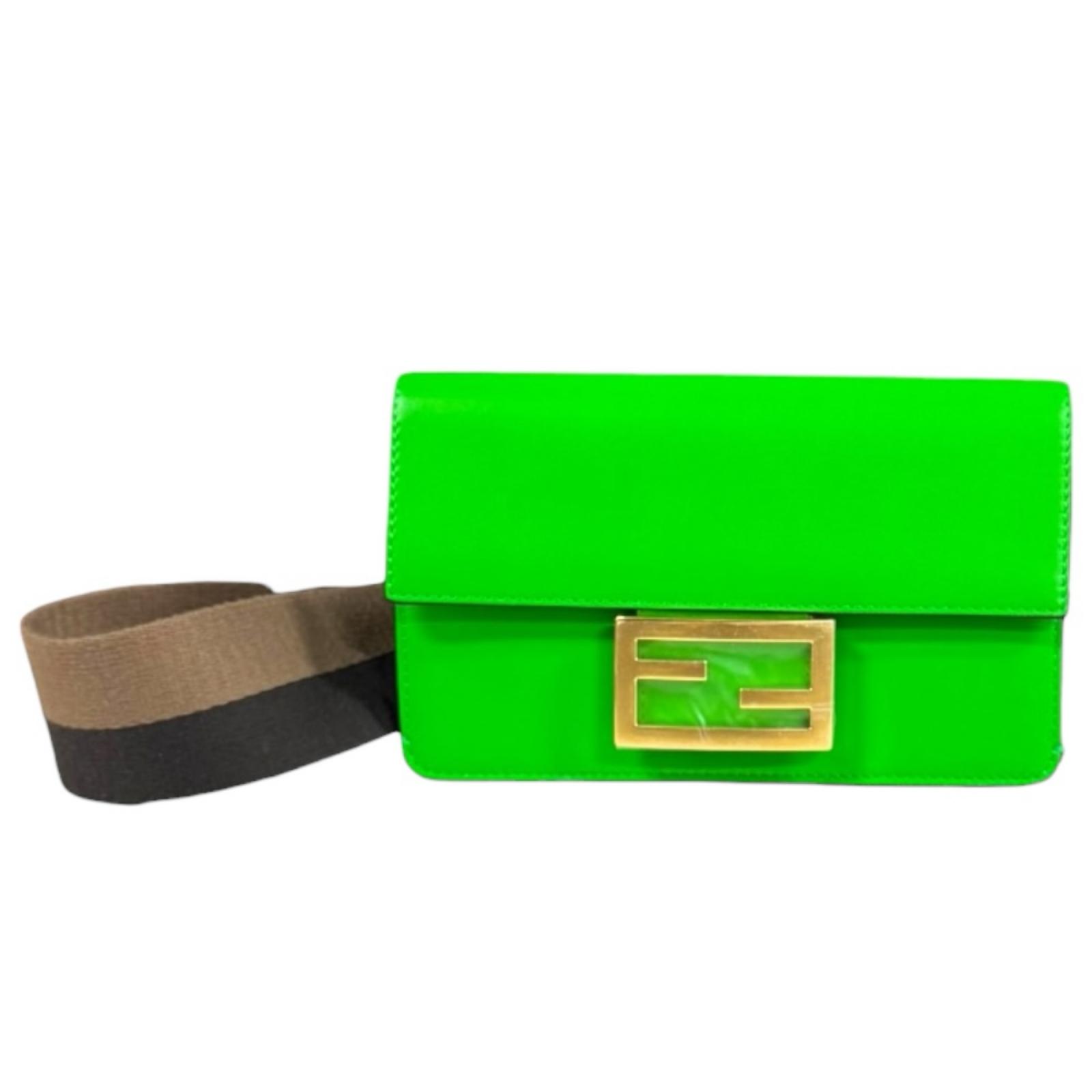 フェンディ 平ったい バゲット ショルダーバッグ フェンディ なめし革 8BS039 緑であること レディース FENDI 中古