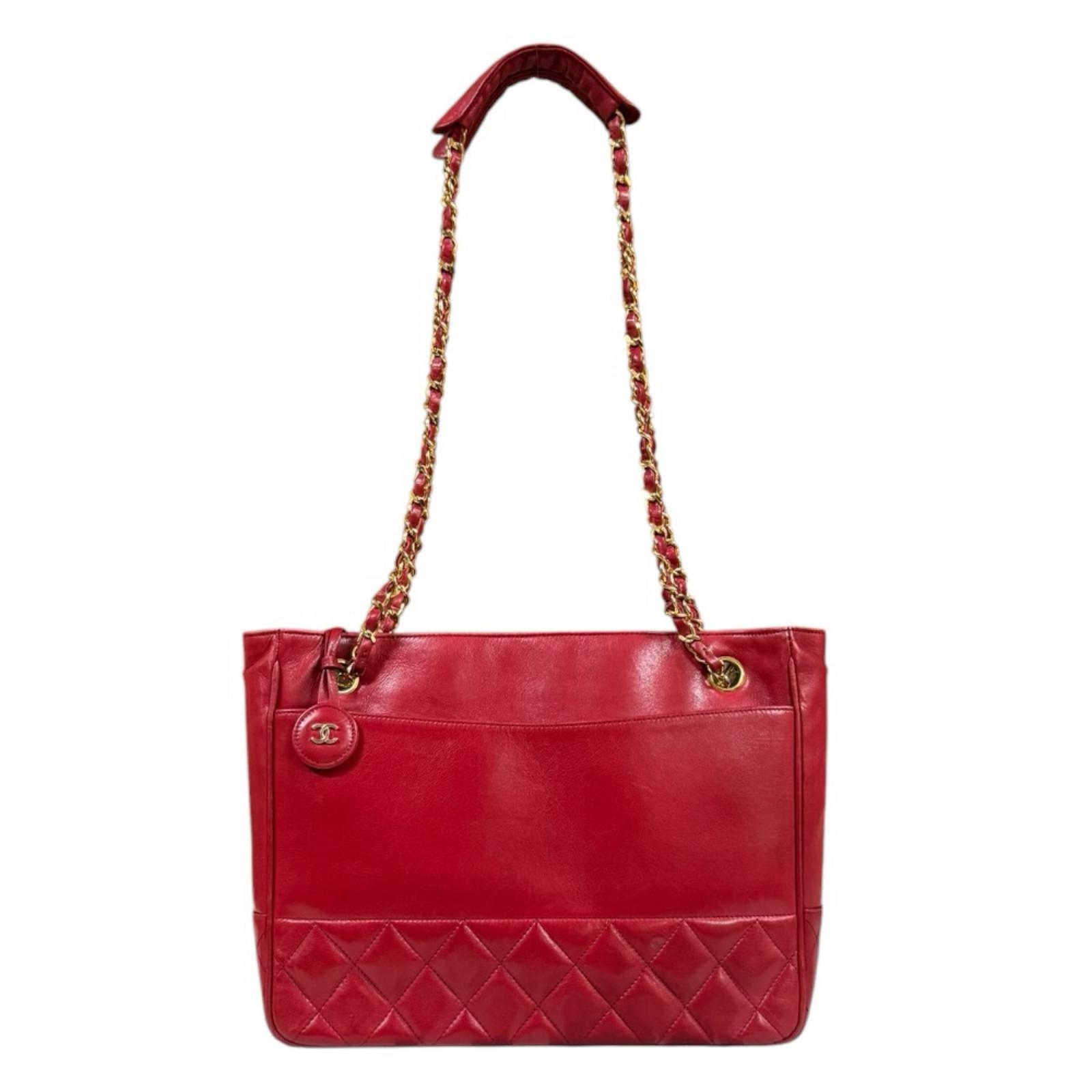 シャネル マトラッセ ショルダーバッグ シャネル 御徒面子  なめし革 赤いこと レディース CHANEL 中古Wチェーン店