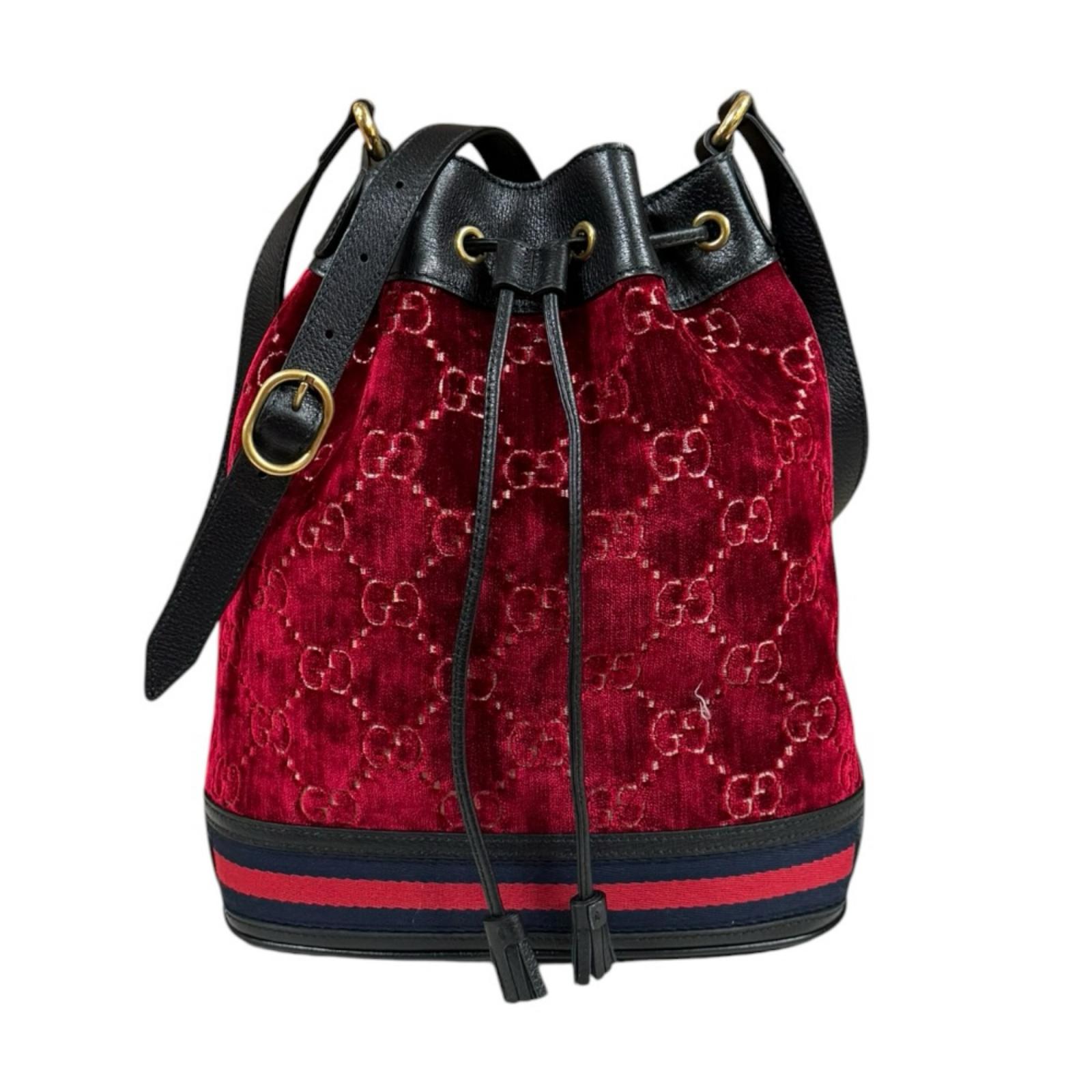 グッチ GG天鵞絨 ショルダーバッグ グッチ 御徒面子  天鵞絨 574960 赤いこと レディース GUCCI 中古