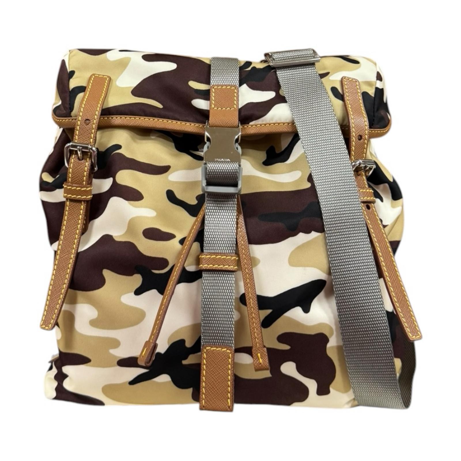 プラダ カモフラージュ柄 ショルダーバッグ プラダ バッグ ナイロン 2VL028 ブラウン メンズ PRADA 中古2way｜Ｒ＆Ｋ　リサイクルキング 59,400円