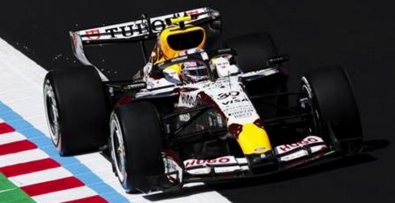 Spark S9390 1/43 Visa Cash App Racing Bulls Formula One Team VCARB 03 No.30 Japanese GP 2026  Liam Lawson