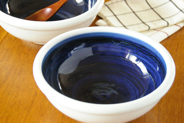 楽天市場 砥部焼 梅山窯 内藍色の玉ぶち鉢 6寸 砥部焼の和食器 砥部工房 唐草