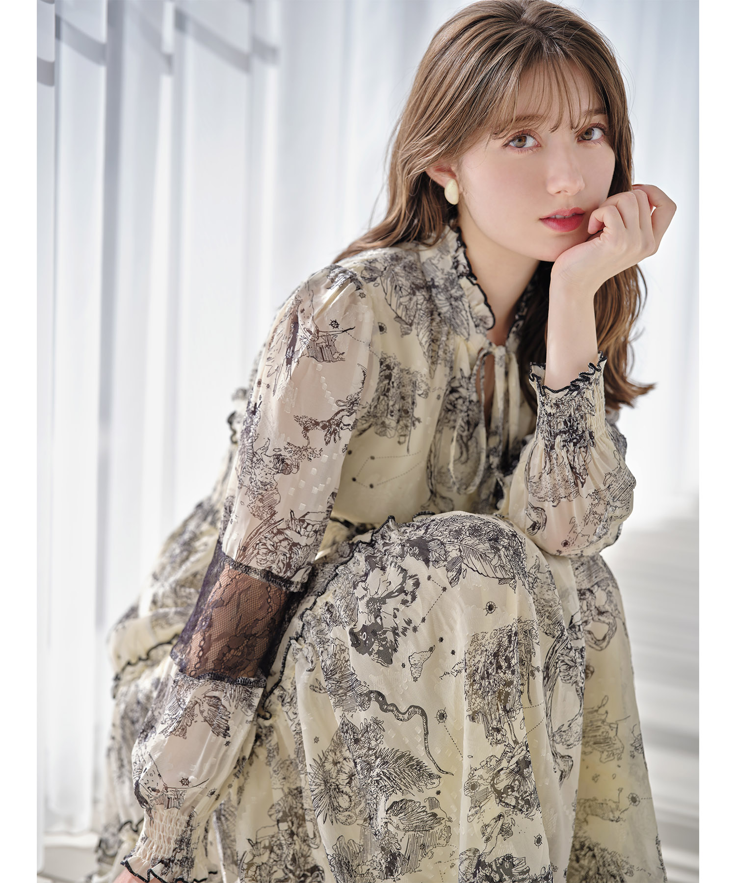 tocco フリル＆リボン付ウエストシャーリング星座トワルドジュイ柄レースワンピ フリル＆リボン付きウエストシャーリング星座トワルドジュイ柄