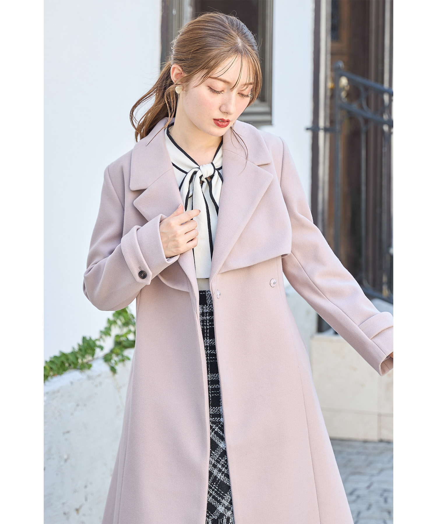 シーンを問わず心強い味方♪ベルト付きヨークデザインロングコート