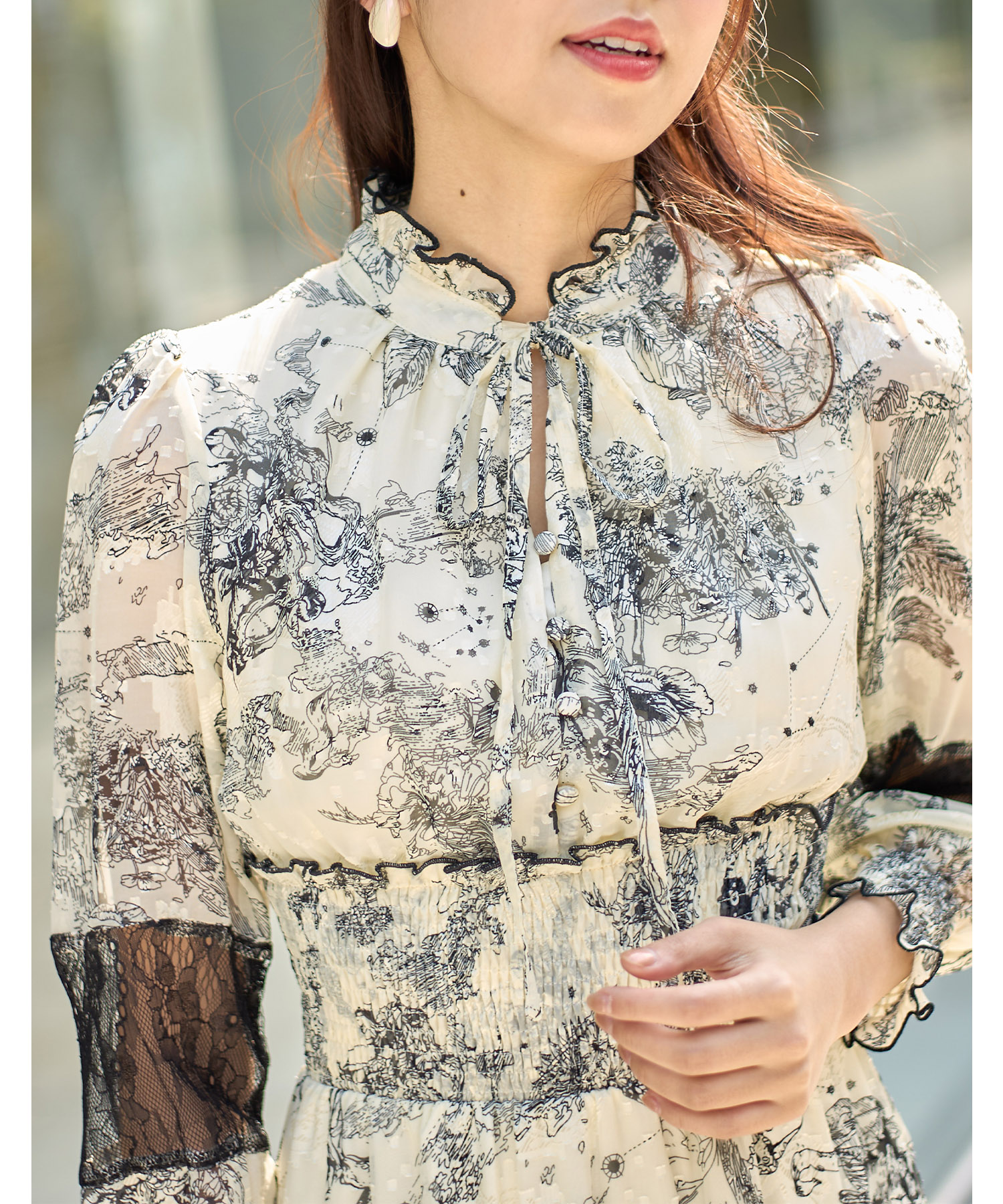 フリル＆リボン付きウエストシャーリング星座トワルドジュイ柄