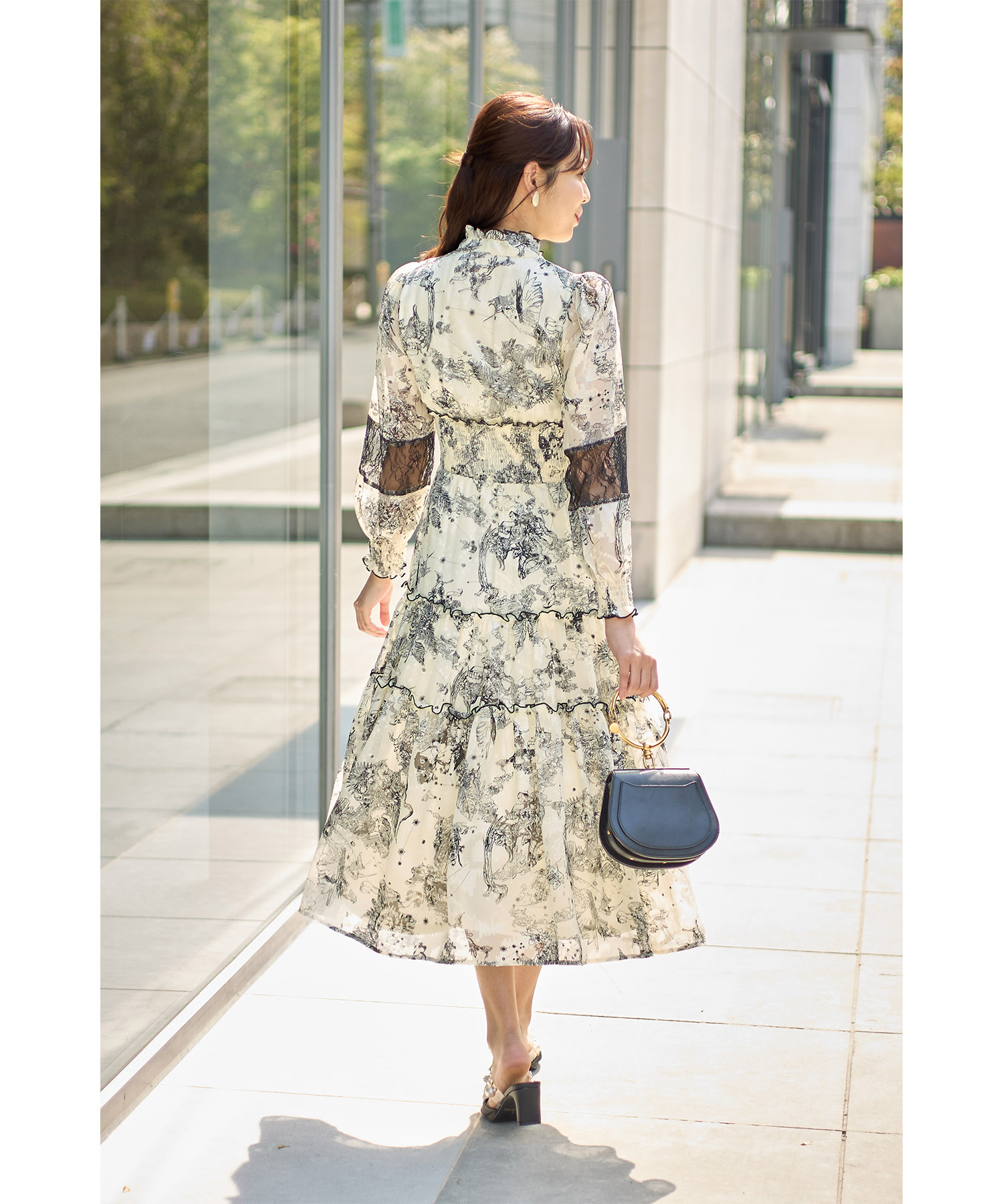 tocco フリル＆リボン付ウエストシャーリング星座トワルドジュイ柄レースワンピ tocco closet（トッコ クローゼット）の「フリル＆リボン付き