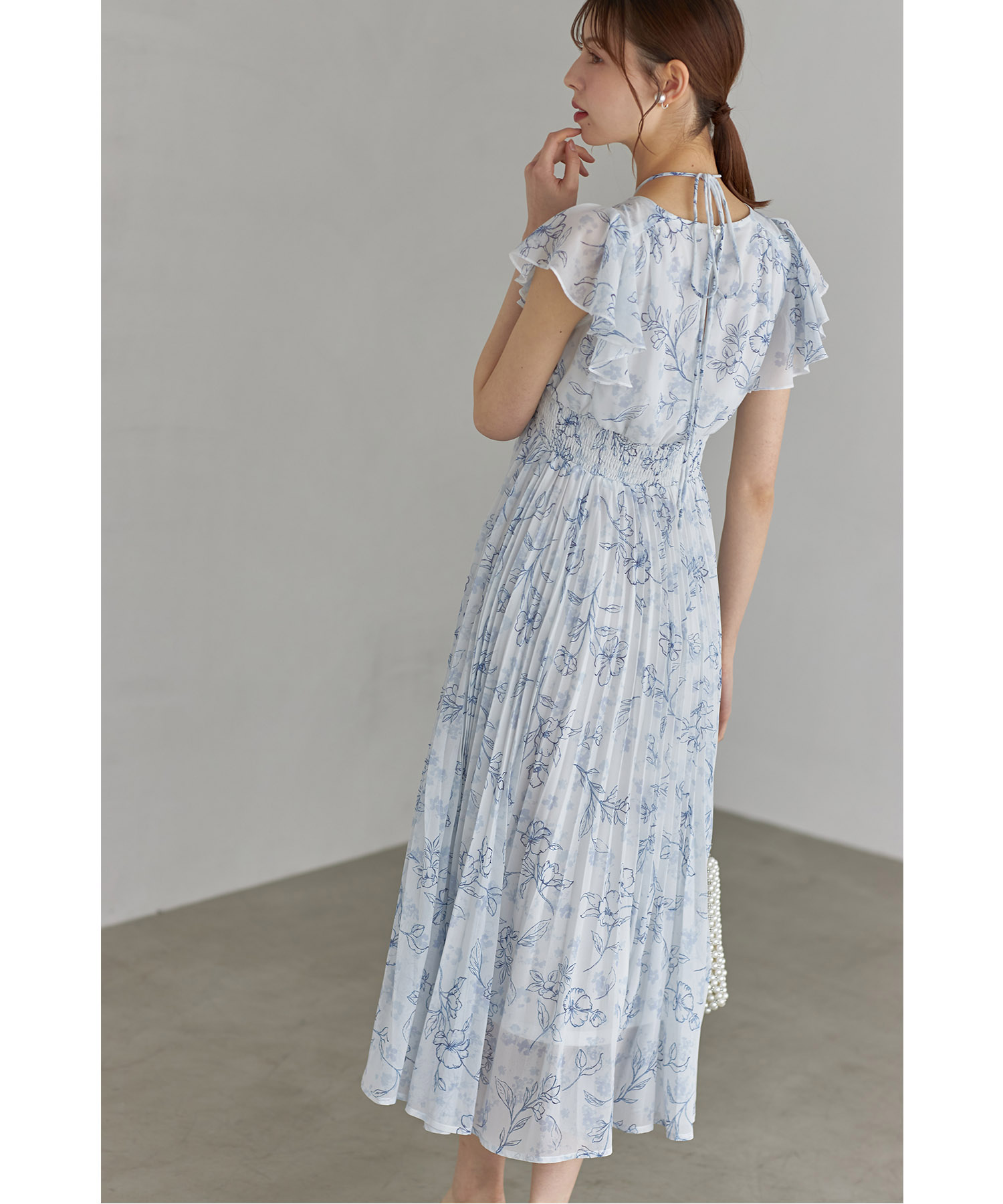 パール付きネックリボン水彩ラインフラワープリーツワンピース【bethle