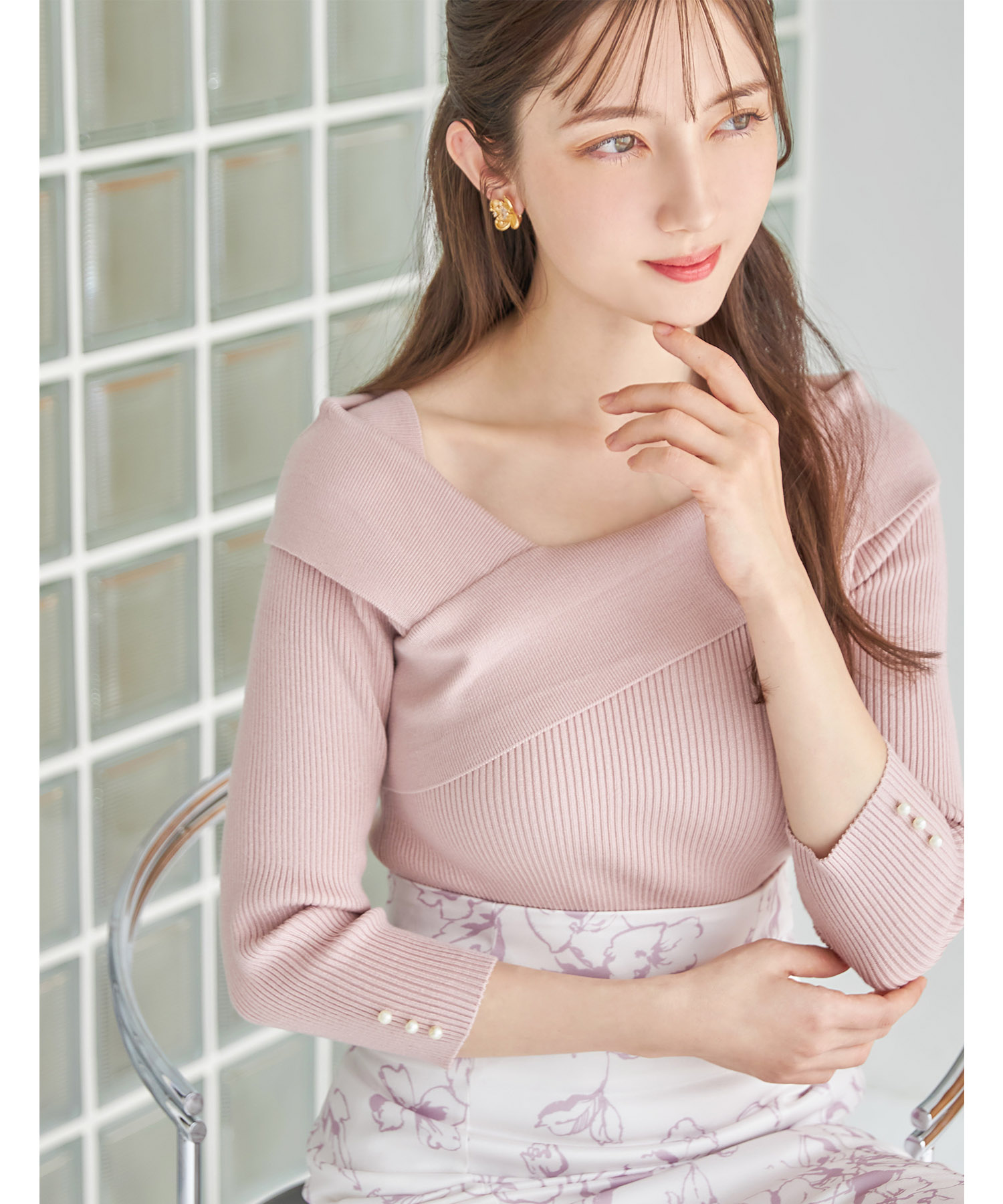 Laplusさん専用 2口 レディ感とセクシーさを併せ持つ袖口パール付きアシメリブニット