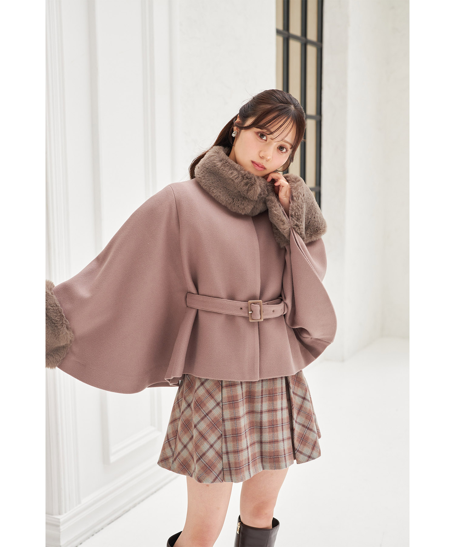 2WAYファー＆ベルト付きケープライクコート【sandina サンディナ