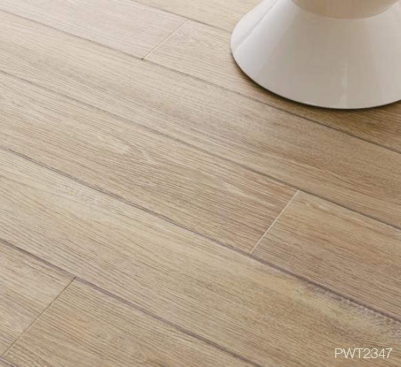 床材品名 152 4mmx914 4mmキャニオン樫 貨物輸送無料 東方リ レヴェルタイル Toliロイヤル木材 トマス モア Royalwood型番 Pwt2347 Pwt2348 Cannes Encheres Com