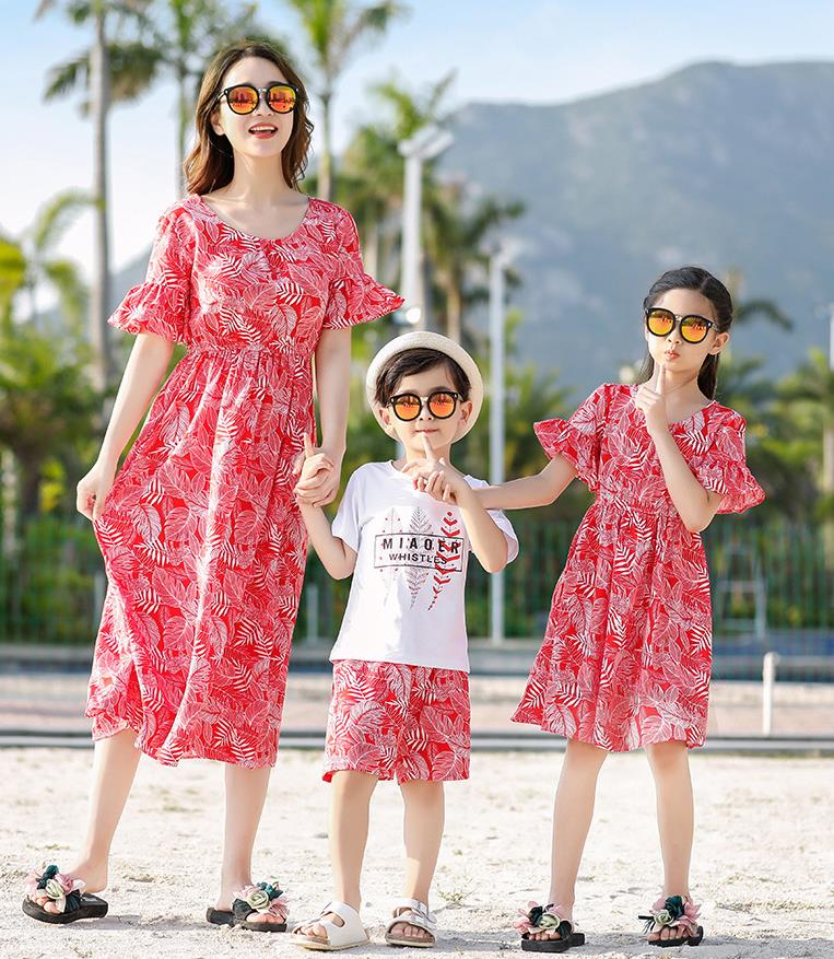 楽天市場 新入荷 親子ペア 親子お揃い ｔシャツ パンツ ワンピース サンドレス ガウチョパンツ カップル 中袖 ｔシャツ ユニセックス おそろい親子服 プレゼント 親子 兄弟 姉妹 大人用 子供 ギフト お揃い服 服 夏 旅行 海 メンズ レディース 花柄 Tokiwa３３